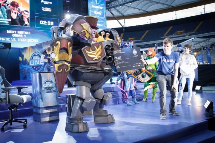 ESL-One-2015-Timbersaw-Cosplay