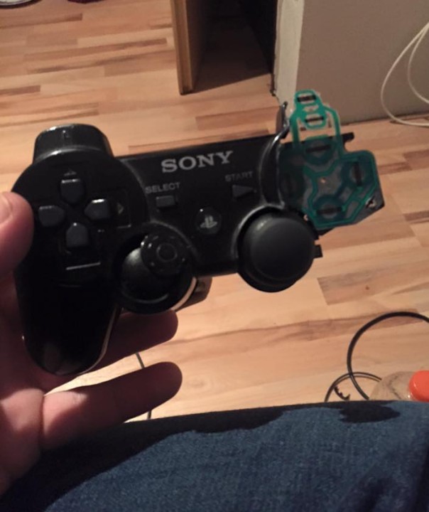 FIFA-Controller-Smashed-Replaced-By-Goetze