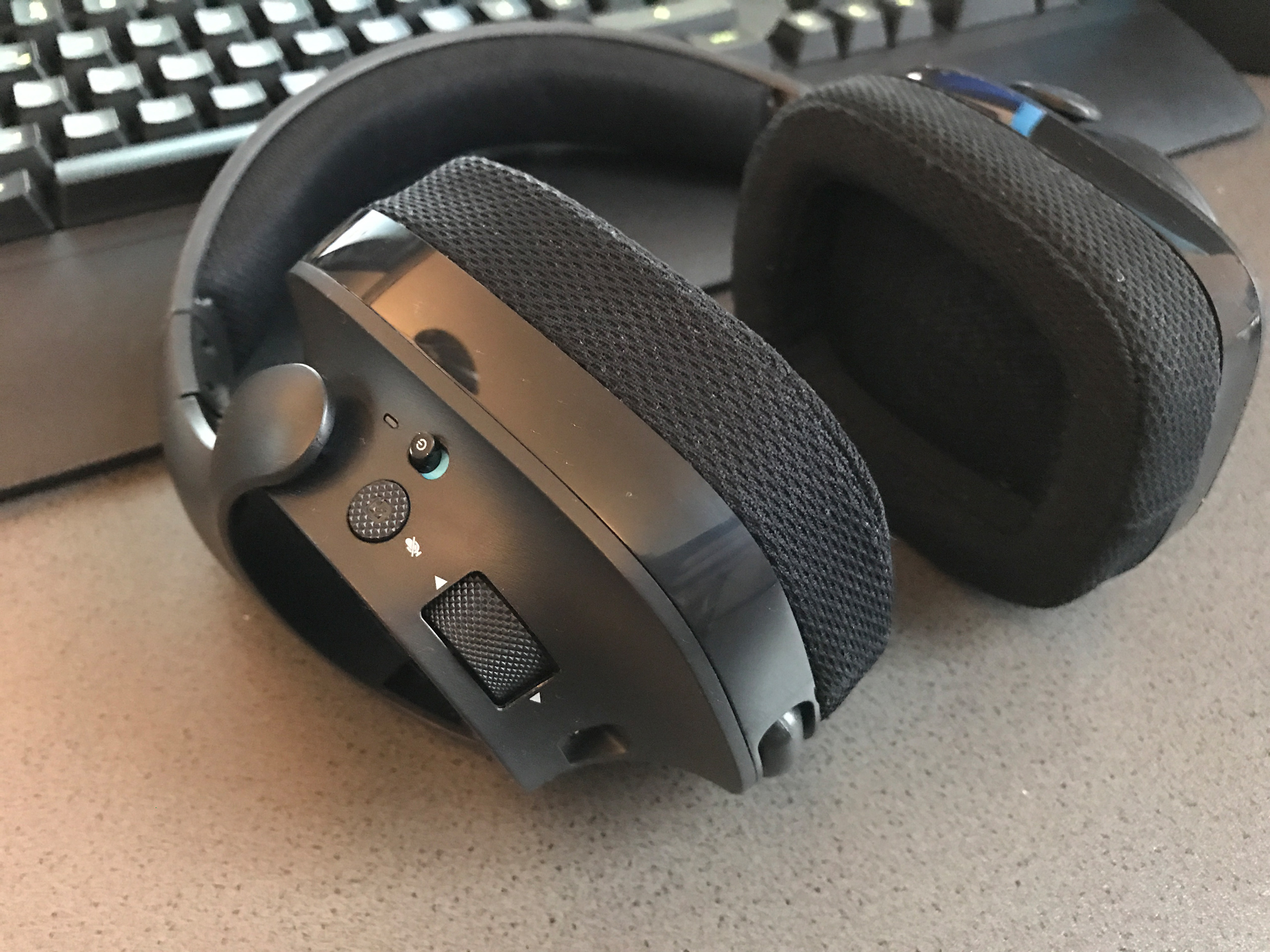 Logitech G533 – GamePire